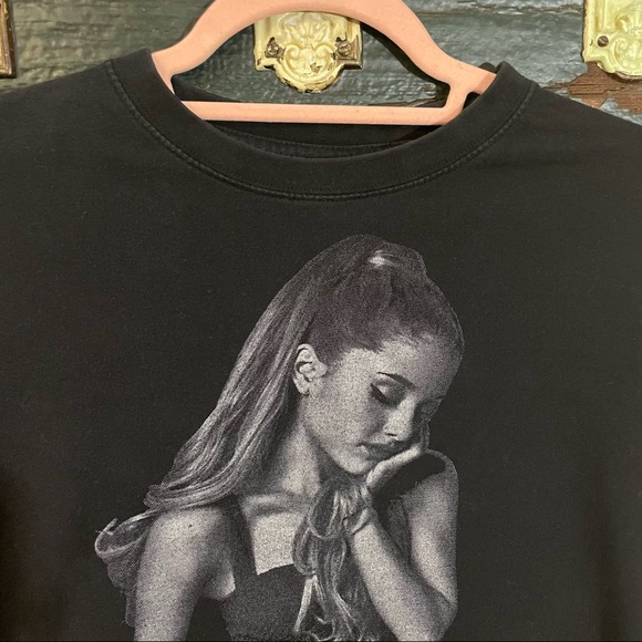 Ariana Grande 2015 Honeymoon Tour Concert T-Shirt Size Medium - Picture 7 of 12